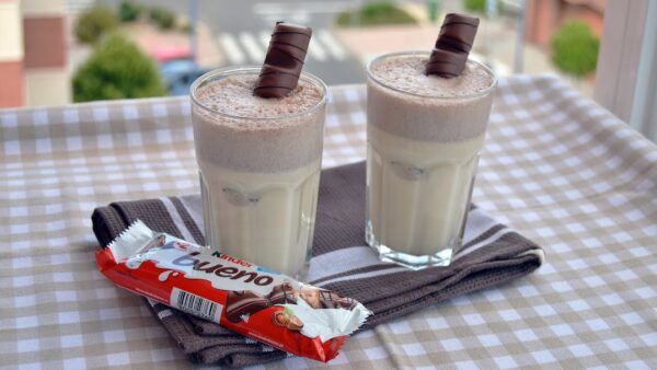 Kinder Komotion